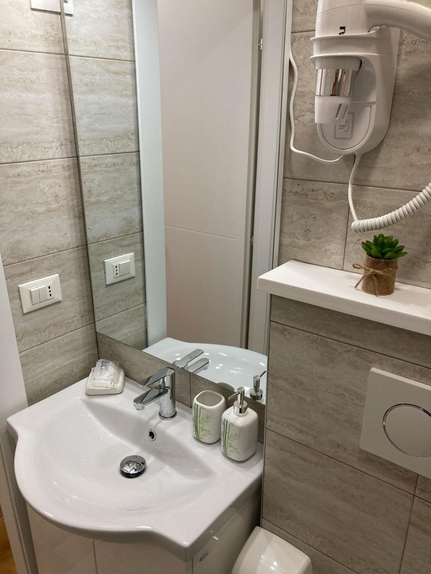 Bologna Central Apartments - Indipendenza 36 Екстер'єр фото